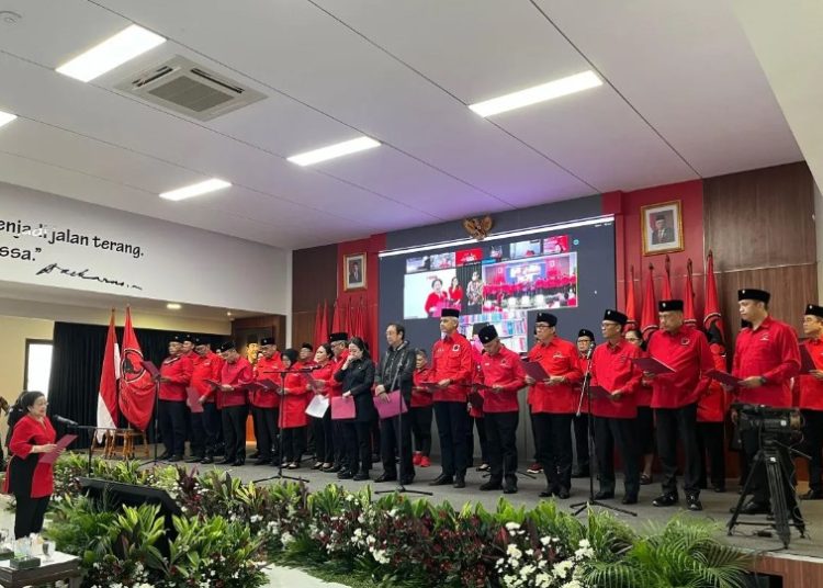 Megawati lantik Ganjar dan Ahok jadi pengurus DPP PDIP