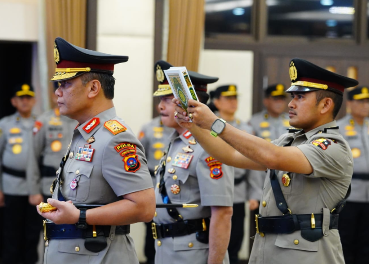 Upacara Laporan Kenaikan Pangkat Polri 1 Januari 2025