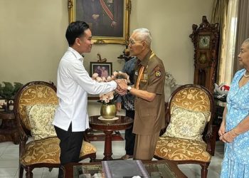 Pertemuan Gibran Rakabuming Raka - Try Sutrisno